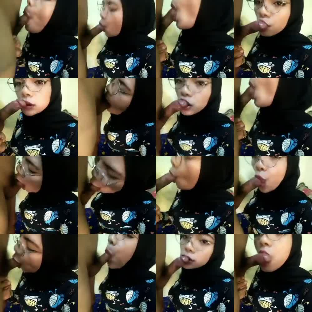 Sepongan binal hijab berkacamata